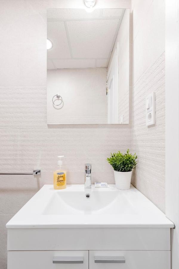 Estupendo Apartamento En El Centro De Madrid Bagian luar foto